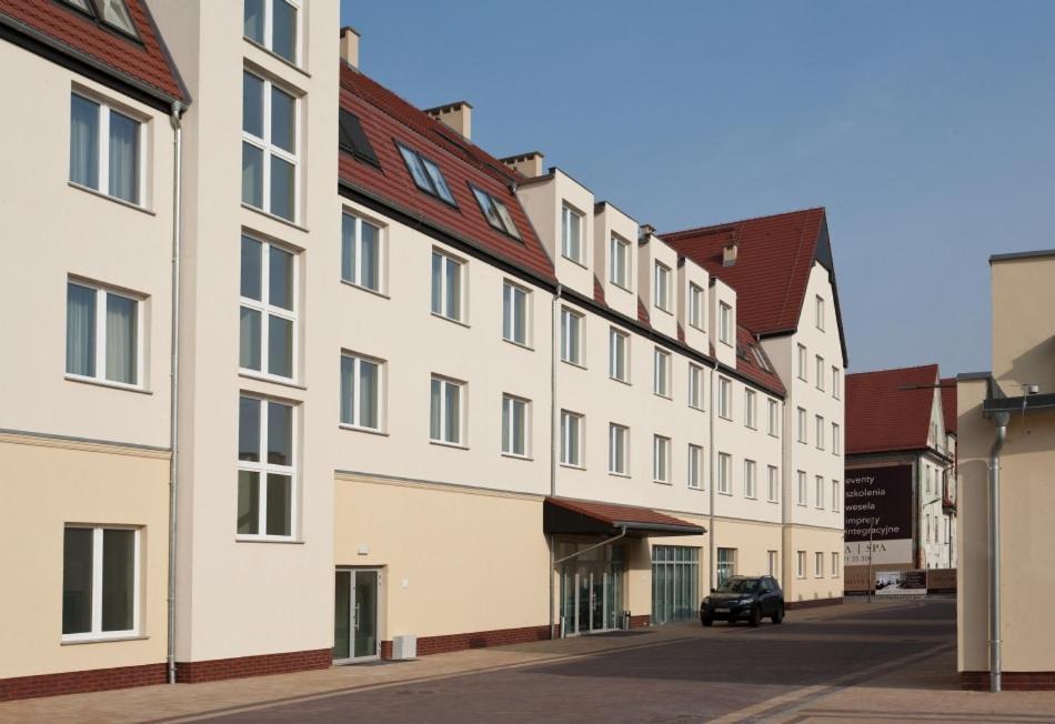 Hotel Milenium Legnica Buitenkant foto