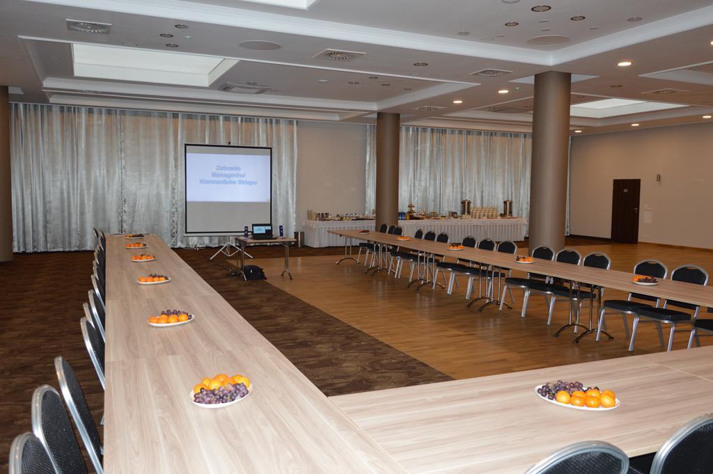 Hotel Milenium Legnica Buitenkant foto