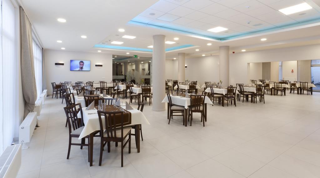 Hotel Milenium Legnica Buitenkant foto