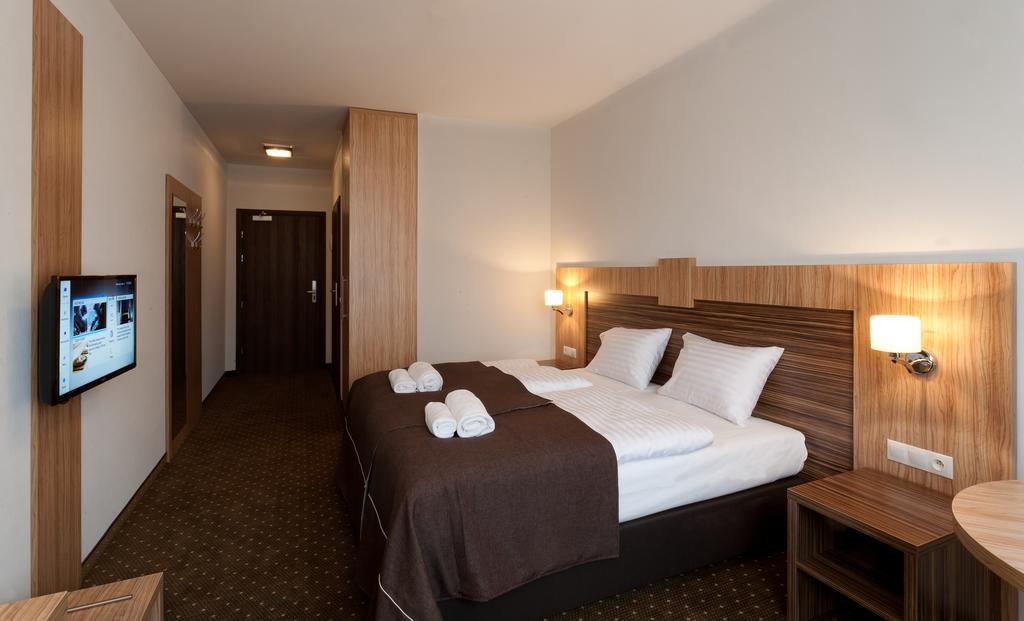 Hotel Milenium Legnica Kamer foto