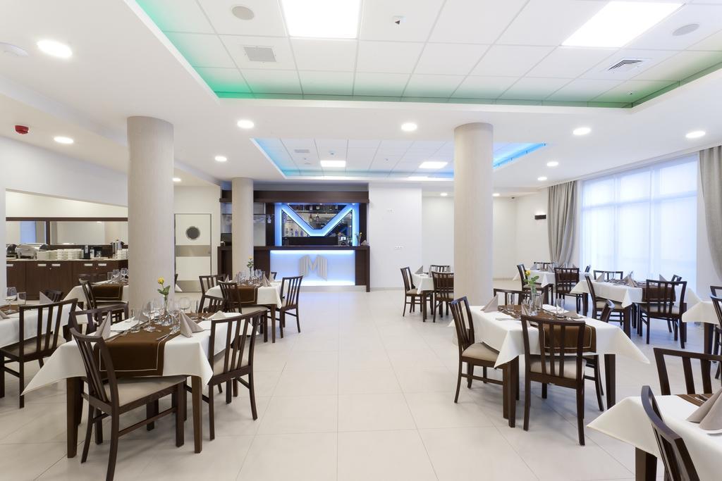 Hotel Milenium Legnica Buitenkant foto