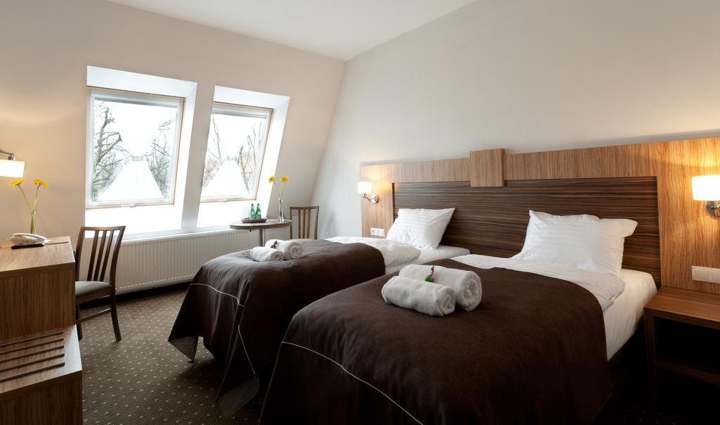 Hotel Milenium Legnica Kamer foto